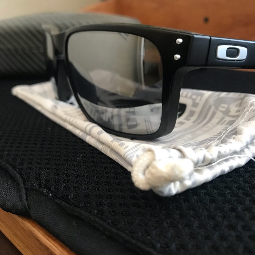 Oakley Holbrook Custom - With Hard case